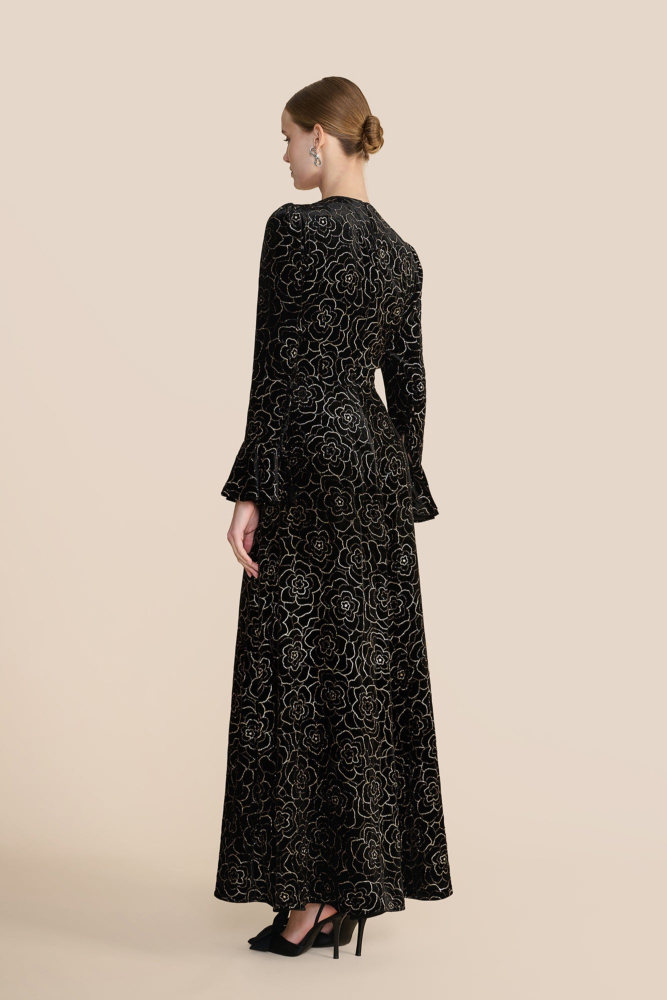 Yahvi Embellished Velvet Dress