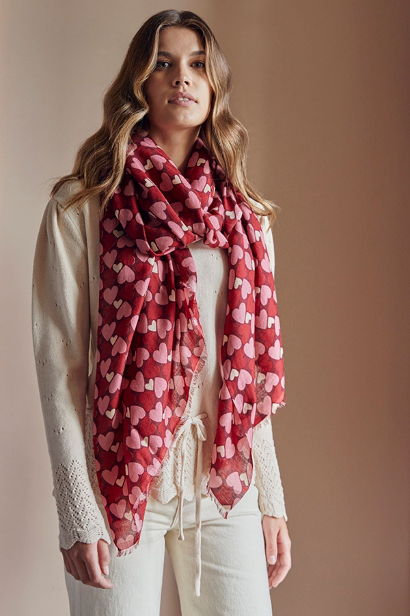 Burberry red 2025 heart scarf