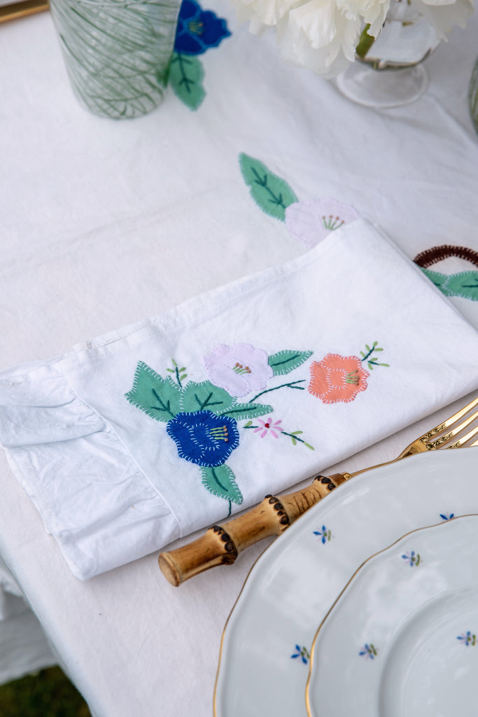 Set of 4 Napkins - White Floral Appliqué