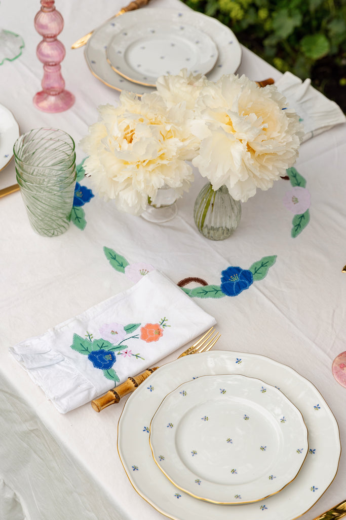 Set of 4 Napkins - White Floral Appliqué