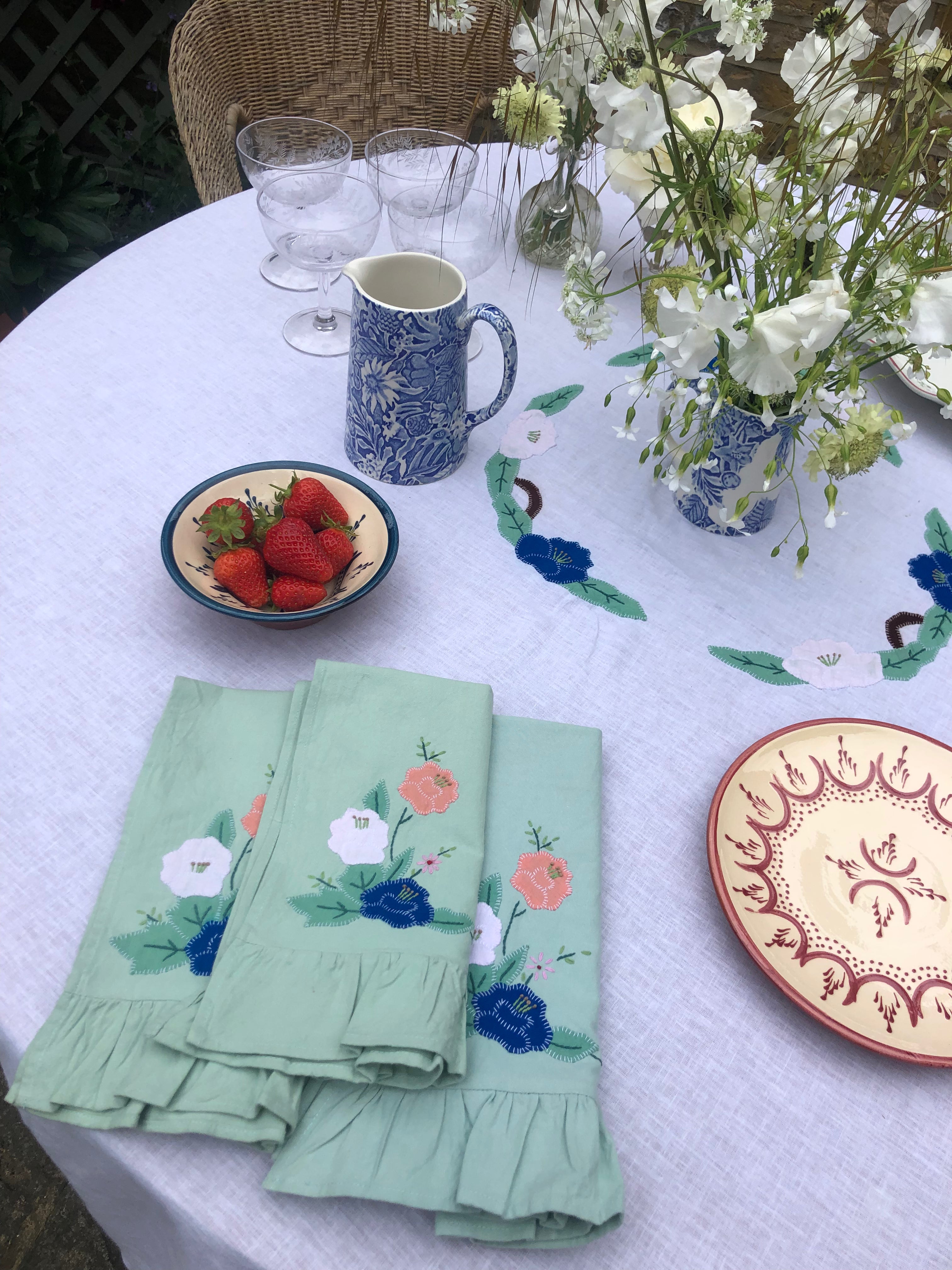 Round White Floral Appliqué Tablecloth